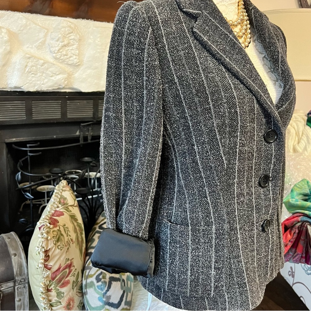 Armani Collezioni Gray Pinstripe Blazer Jacket Wool size 12 - Picture 3 of 10